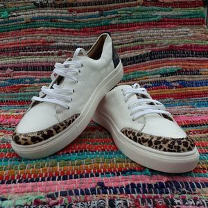 Kaanas Leather Paris White Lace-Up Sneaker w/Contrast Heel Cheetah NWT Size 6